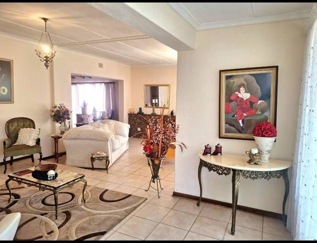 3 BEDROOM HOUSE FOR SALE IN FLAMWOOD